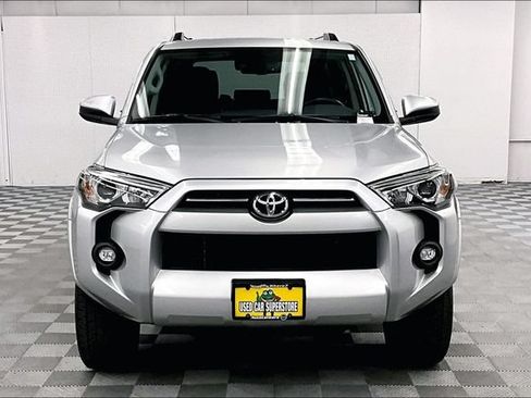 Used 2024 Toyota 4Runner SR5 AWD/4WD image 4