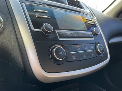 Used 2016 Nissan Altima 2.5 SR FWD image 34