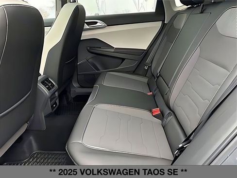 Used 2025 Volkswagen Taos SE w/ Panoramic Sunroof Package AWD/4WD image 12