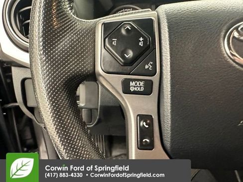 Used 2016 Toyota Tacoma Limited image 31