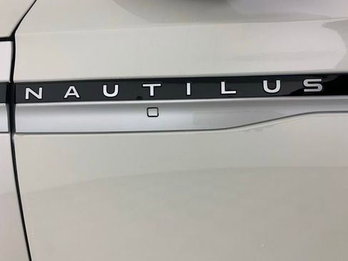 Used 2024 Lincoln Nautilus Reserve AWD/4WD image 35