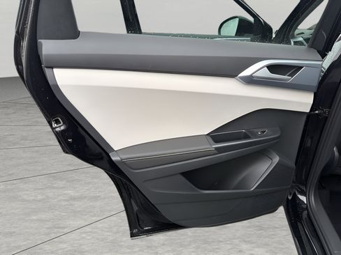 New 2026 Volkswagen Taos SE image 26