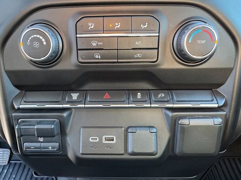 Used 2021 Chevrolet Silverado 3500 LT image 37