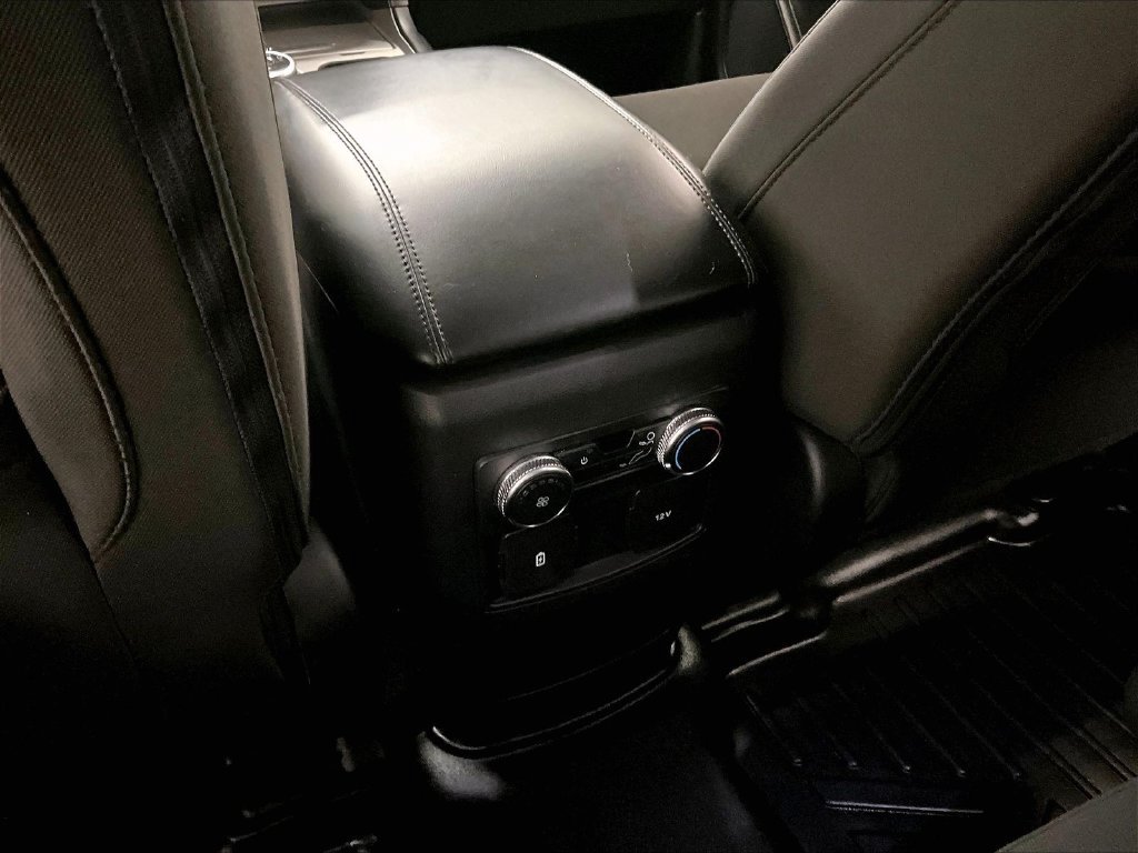 Used 2021 Ford Explorer XLT AWD/4WD image 10