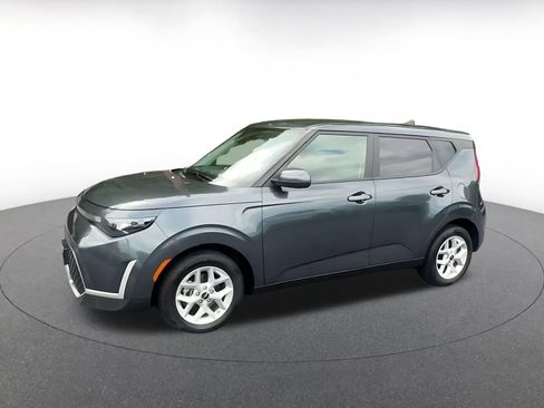 Used 2025 Kia Soul LX w/ LX Technology Package FWD image 6