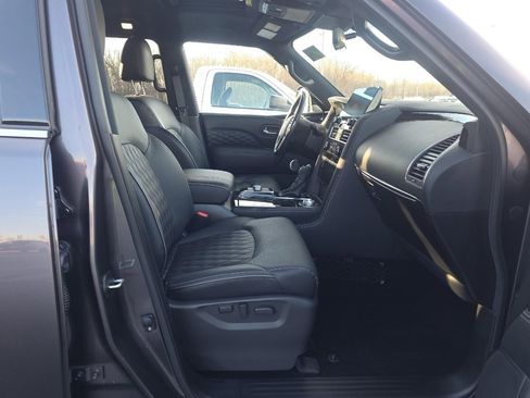 Used 2024 INFINITI QX80 Sensory image 6
