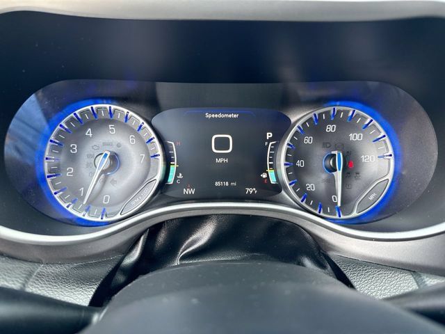 Used 2020 Chrysler Pacifica Touring-L Plus FWD image 15