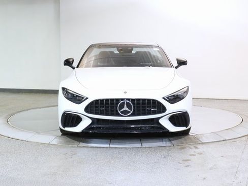 Used 2022 Mercedes-Benz SL 55 AMG 4MATIC w/ Driver Assistance Package image 10