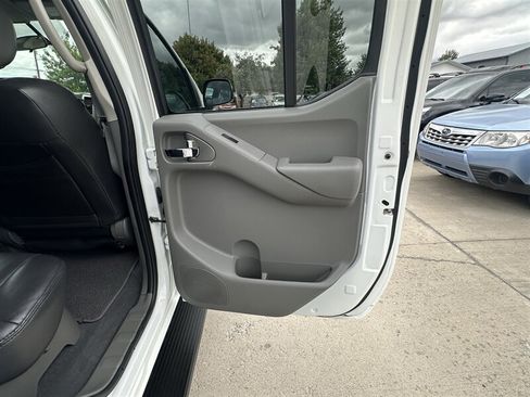 Used 2019 Nissan Frontier SV AWD/4WD image 18