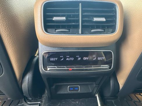 Used 2025 Mercedes-Benz GLS 450 4MATIC image 39