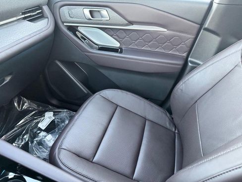 New 2026 Ford Explorer Platinum image 21