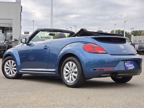 Used 2018 Volkswagen Beetle 2.0T S image 19