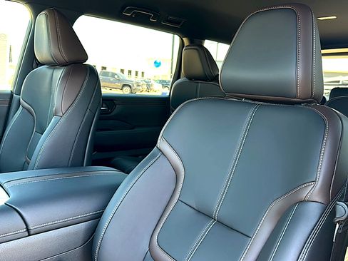 New 2026 Nissan Armada SL w/ Captain's Chari Seat Package AWD/4WD image 11