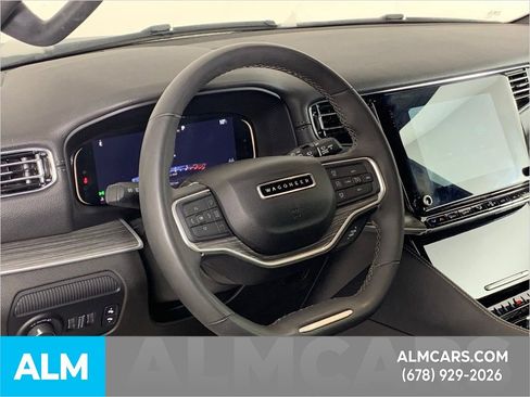 Used 2023 Jeep Wagoneer Series II image 6