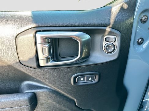 New 2025 Jeep Gladiator Rubicon w/ Dual Top Group image 19