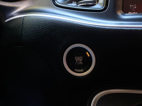 Used 2015 Dodge Challenger R/T Scat Pack w/ Scat Pack Appearance Package image 34