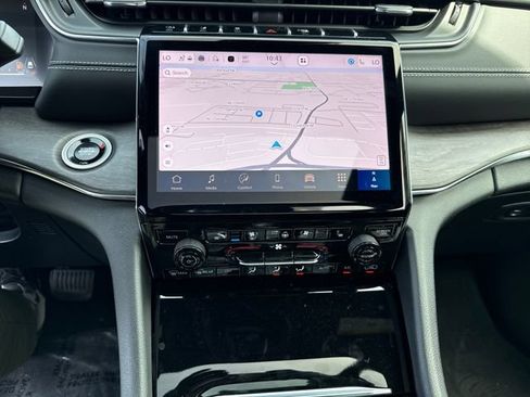 New 2025 Jeep Grand Cherokee Overland AWD/4WD image 22