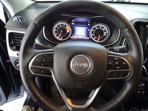 Used 2019 Jeep Cherokee Limited AWD/4WD image 6