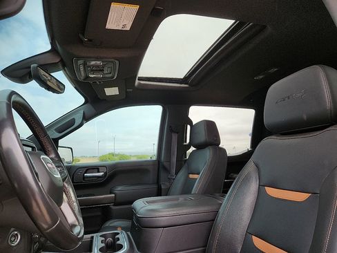 Used 2021 GMC Sierra 1500 AT4 w/ AT4 Value Package AWD/4WD image 7