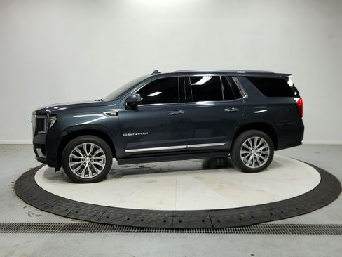 Used 2021 GMC Yukon Denali w/ Denali Premium Package AWD/4WD image 9