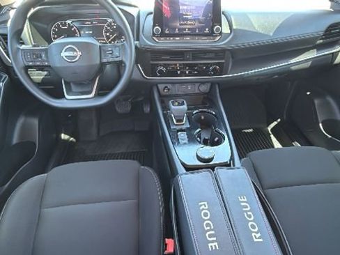 Used 2025 Nissan Rogue S AWD/4WD image 26