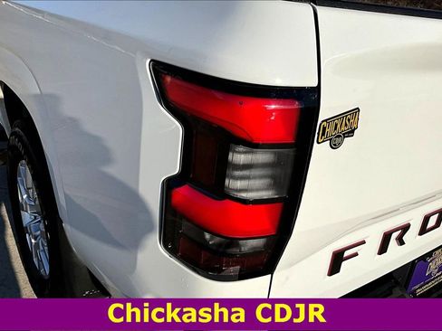 Used 2022 Nissan Frontier SV image 22