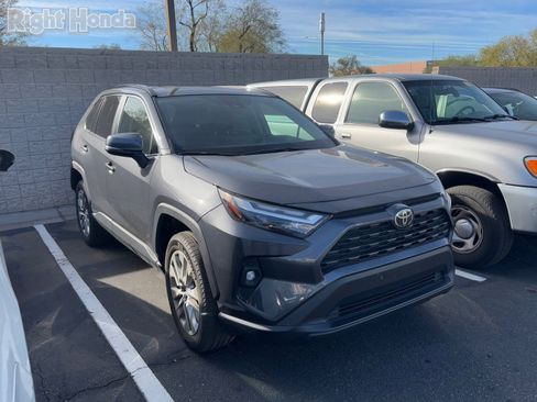 Used 2025 Toyota RAV4 XLE Premium image 5