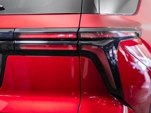 New 2026 Chevrolet Traverse LT w/ LPO, Floor Liner Package image 6