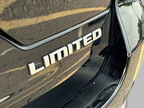 Certified 2025 Jeep Grand Cherokee Limited AWD/4WD image 11