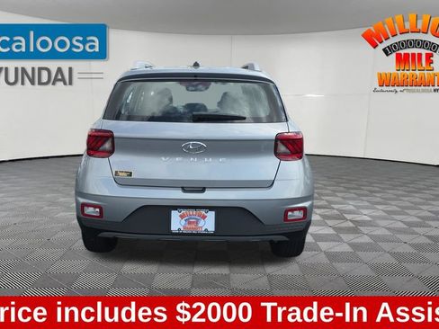 Used 2024 Hyundai Venue SEL image 7