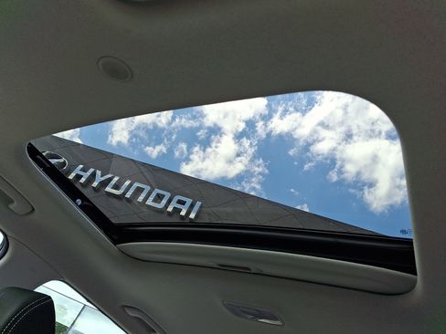 Certified 2023 Hyundai Venue SEL w/ Cargo Package FWD image 14