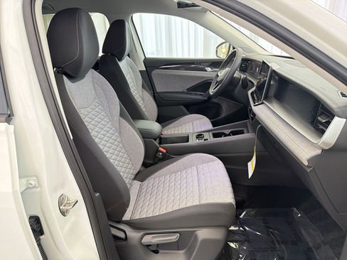 New 2026 Volkswagen Tiguan S FWD image 29