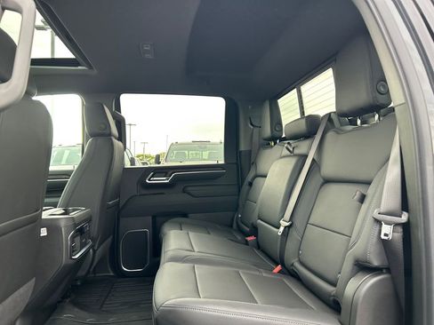 New 2026 GMC Sierra 2500 SLT w/ SLT Premium Package AWD/4WD image 36