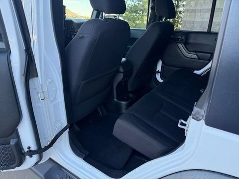 Used 2018 Jeep Wrangler Unlimited Sport S AWD/4WD image 15