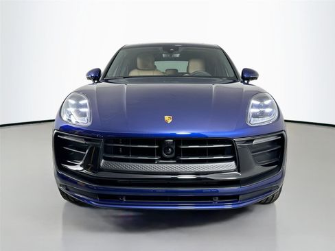 Used 2026 Porsche Macan AWD/4WD image 10