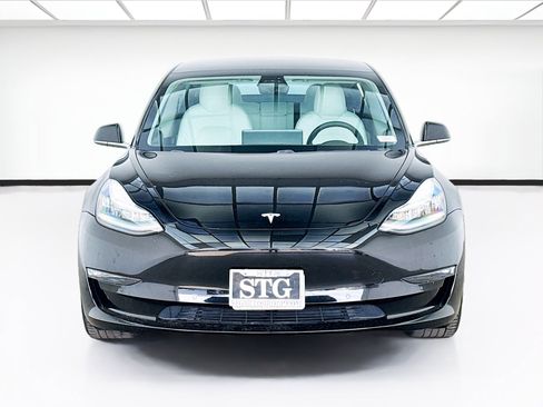 Used 2019 Tesla Model 3 Standard Range Plus image 2