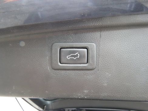 Used 2017 Subaru Outback 2.5i Premium AWD/4WD image 18
