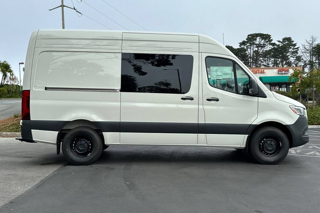 Used 2025 Mercedes-Benz Sprinter 2500 image 3