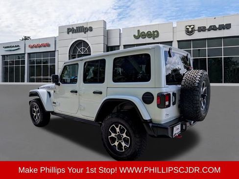 Used 2022 Jeep Wrangler Unlimited Rubicon AWD/4WD image 5