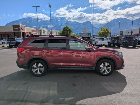 Used 2025 Subaru Ascent Premium AWD/4WD image 2