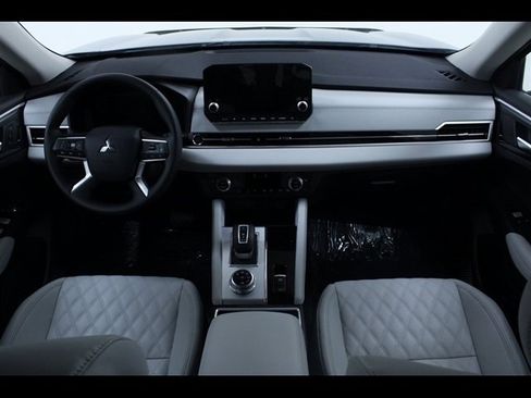 Used 2023 Mitsubishi Outlander SEL image 28