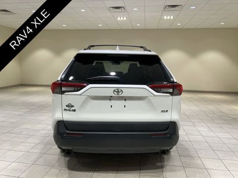 Used 2020 Toyota RAV4 XLE w/ Convenience Package image 4