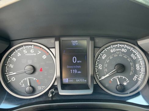 Used 2018 Toyota Tacoma TRD Sport w/ Technology Package AWD/4WD image 11