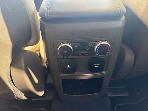 Used 2020 Ford Explorer Platinum w/ Premium Technology Package image 23