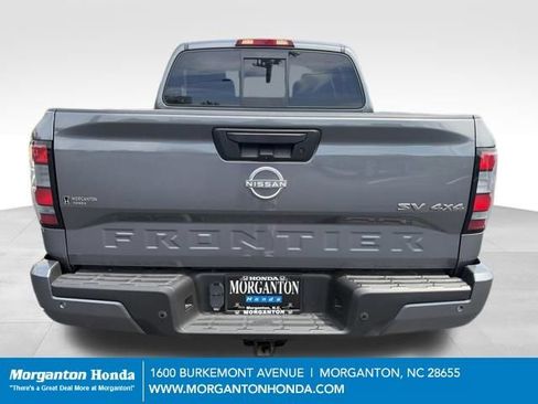 Used 2022 Nissan Frontier SV AWD/4WD image 8