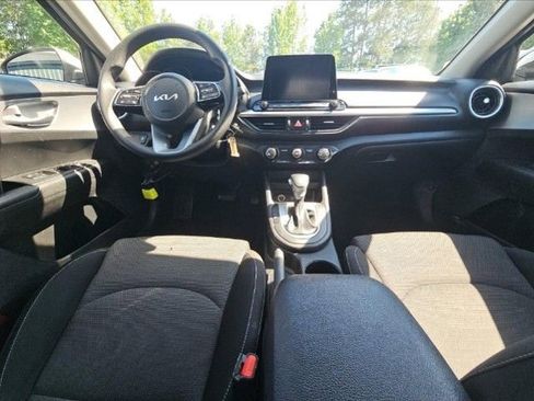 Used 2023 Kia Forte LXS FWD image 7