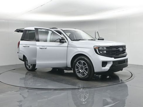 Used 2025 Ford Expedition Active RWD image 34