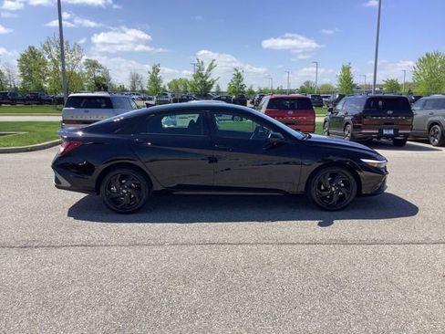 New 2026 Hyundai Elantra Sport FWD image 4
