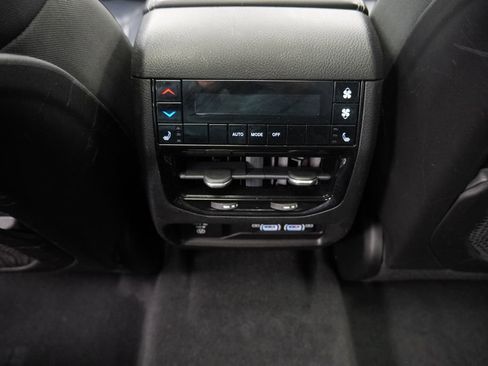 Used 2022 Jeep Grand Cherokee L Limited image 32