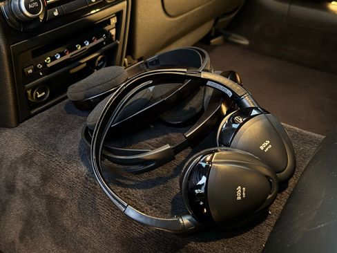 Used 2010 BMW 750Li xDrive image 14